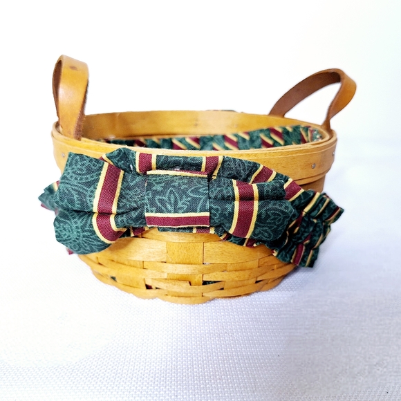 Longaberger Accessories - Vtg. Longaberger "A Little Bit Of Longaberger"Small fabric lined basket.Mop 1994